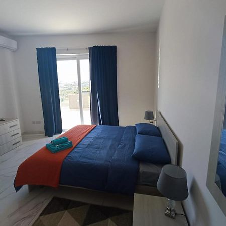 Blu-M Central Qormi Dış mekan fotoğraf