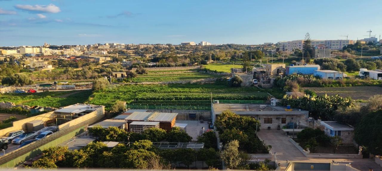 Blu-M Central Qormi Dış mekan fotoğraf