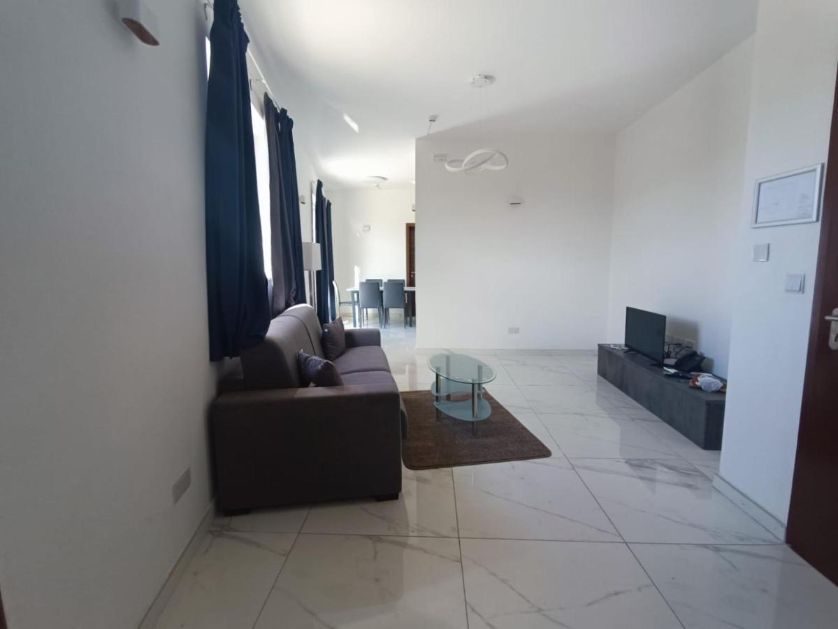 Blu-M Central Qormi Dış mekan fotoğraf