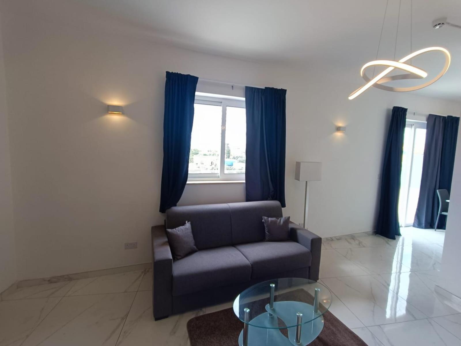 Blu-M Central Qormi Dış mekan fotoğraf